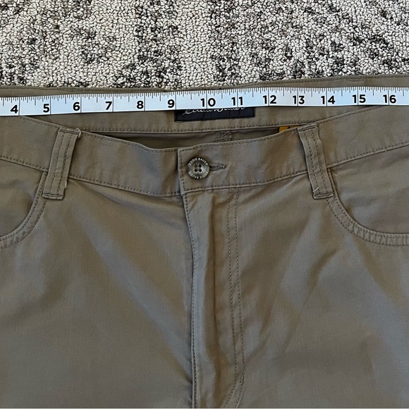 Eddie Bauer Men’s Khaki Shorts - Picture 7 of 7